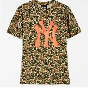 NWT New Era Mens New York Yankees Baseball MLB Camo Short Sleeve T-Shirt Large